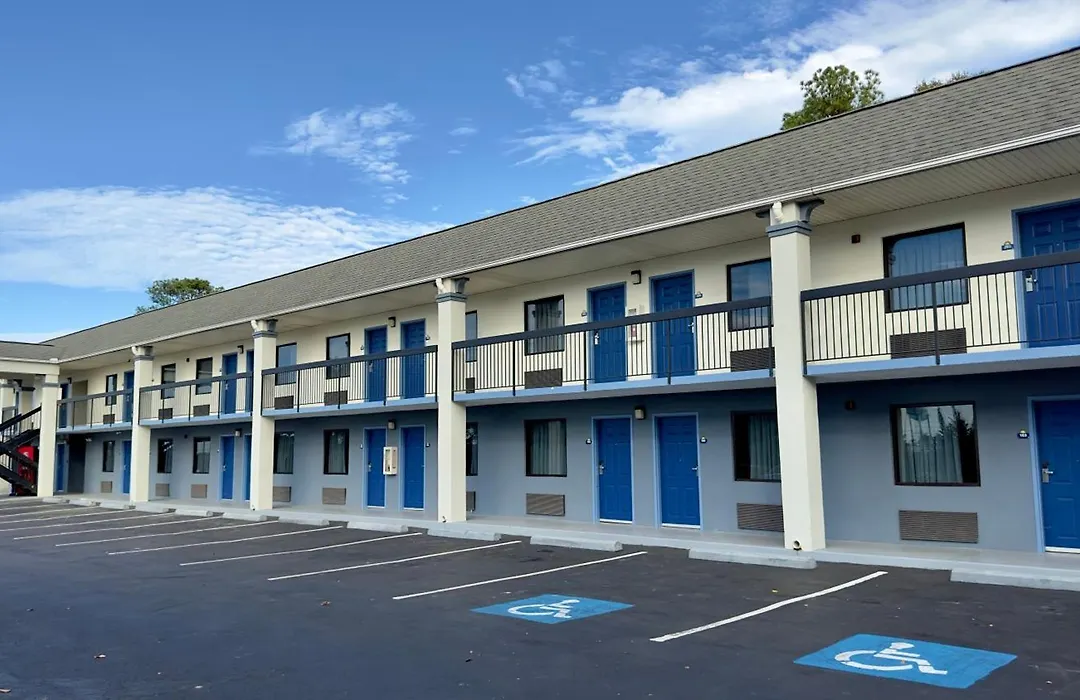 Days Inn By Wyndham Lexington-Columbia-1