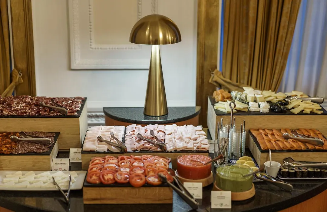 Hotel Carlton-1
