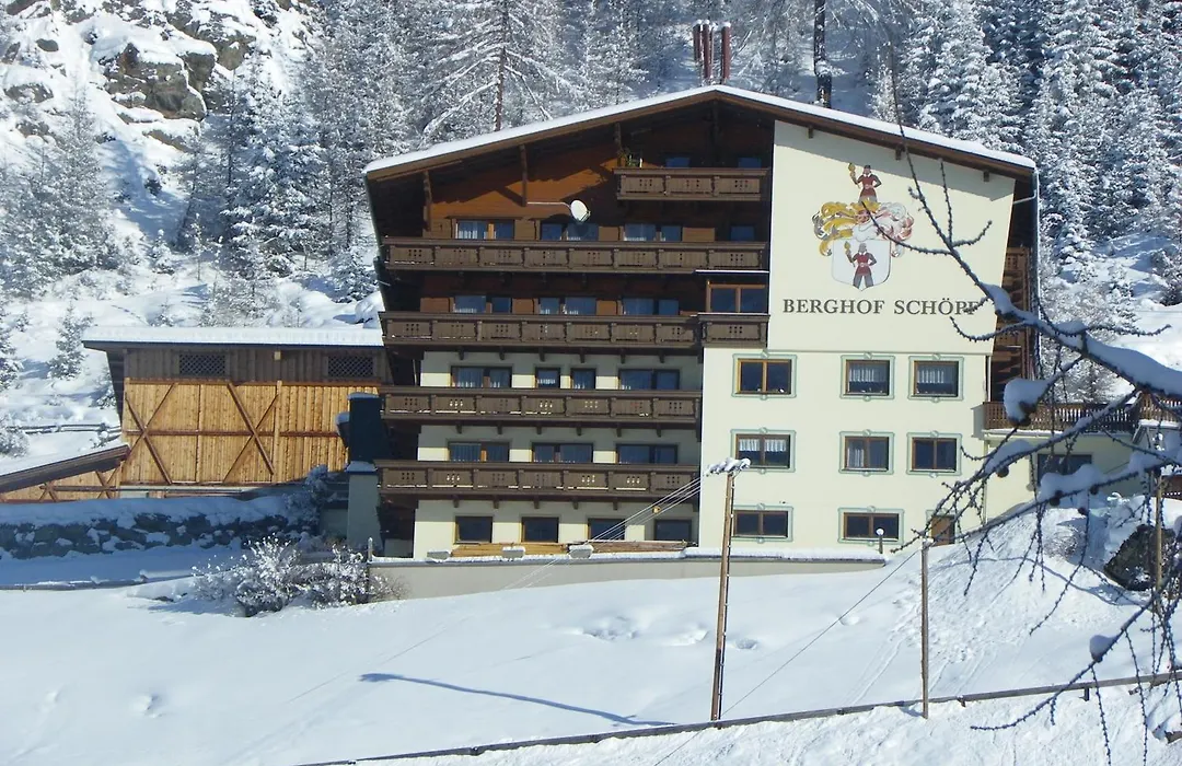 Gaestehaus Berghof Schoepf-1