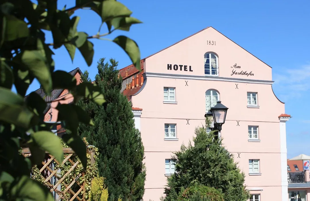 Hotel Am Yachthafen-1