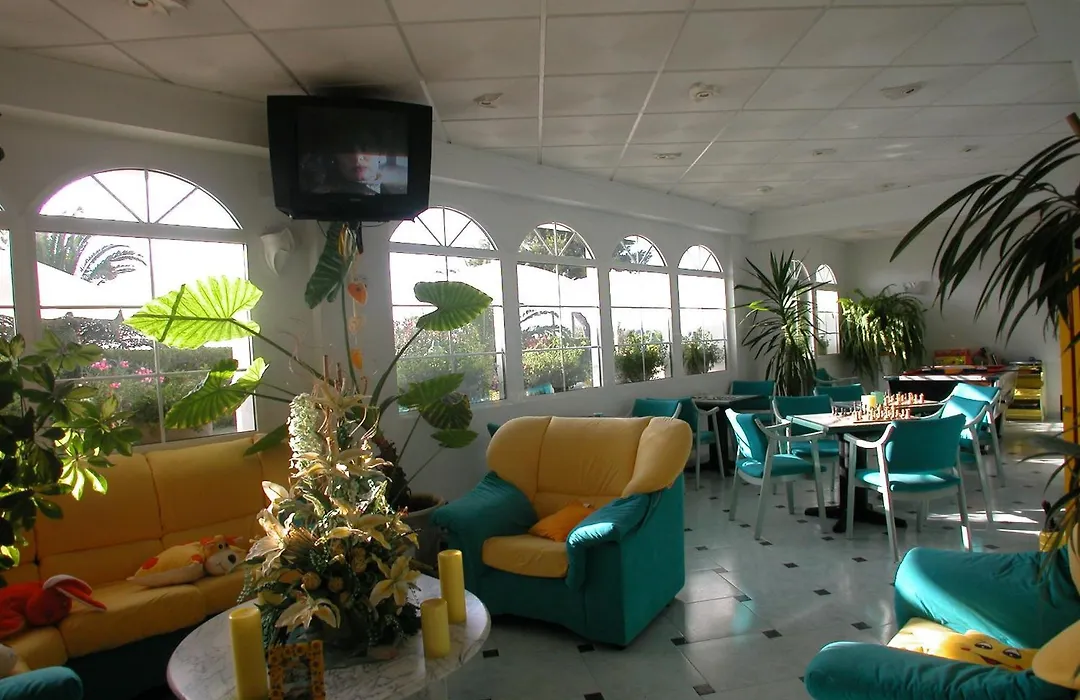 Hotel Crystal Park-1