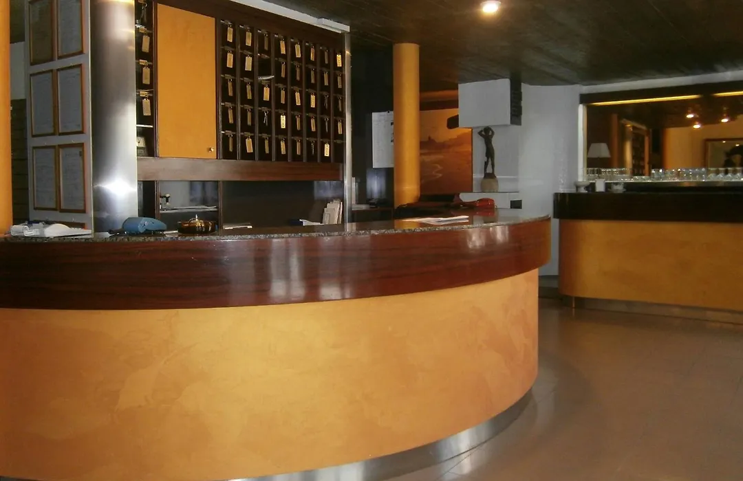 Hotel Corona-1