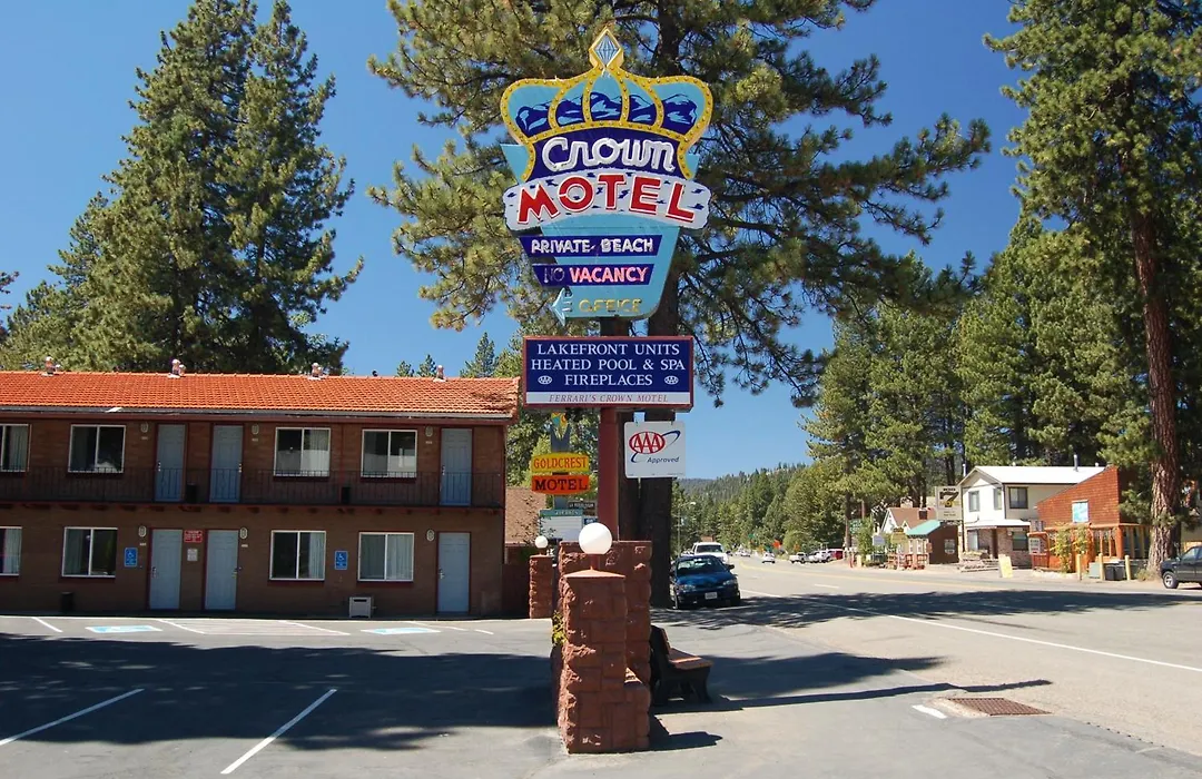Crown Motel-1