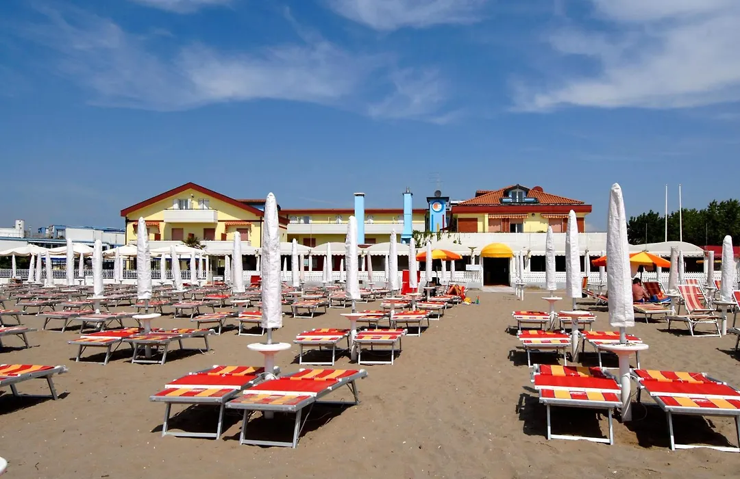 Hotel Righetto Fronte Mare-1