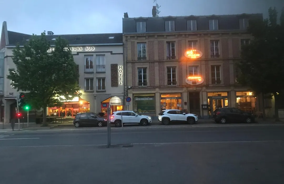 Hotel Couleurs Sud avec ascenseur et restaurant Gare - Centre ville Charleville-Mézières-1
