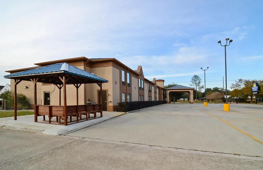 Days Inn & Suites By Wyndham Eunice-1