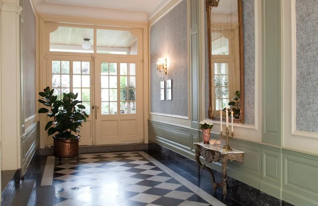 La Porte Cochere-1