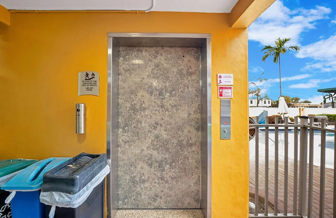 Quality Inn & Suites Airport-Cruise Port Hollywood-1