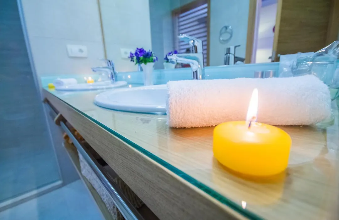 Peninsula Luxury Rooms-1