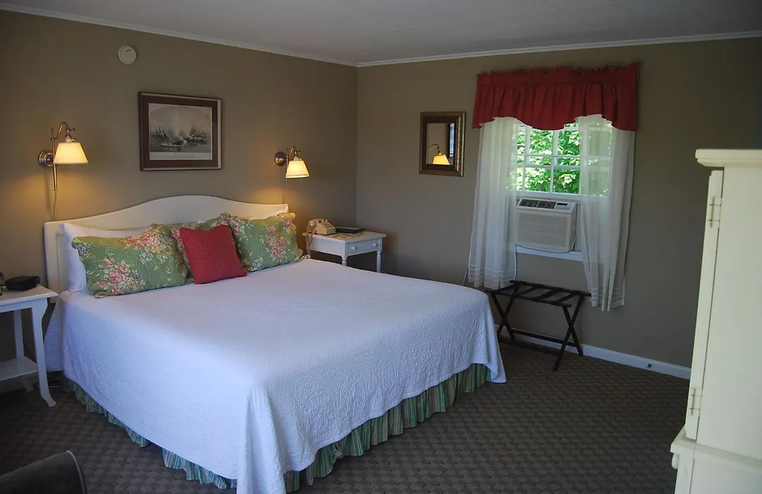 Dockside Guest Quarters-1