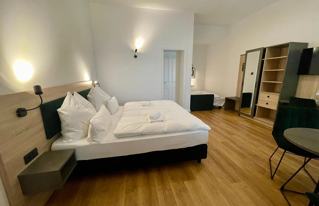 Hopfenhotel am Adenauerufer-1