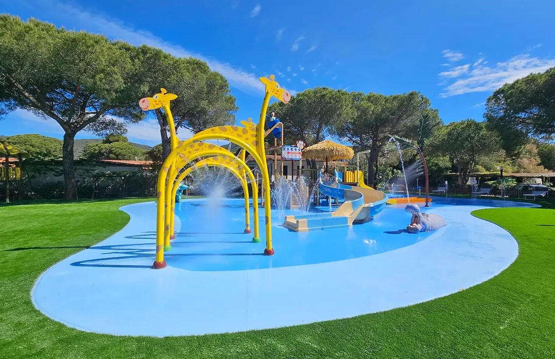 Camping Lacona Pineta-1
