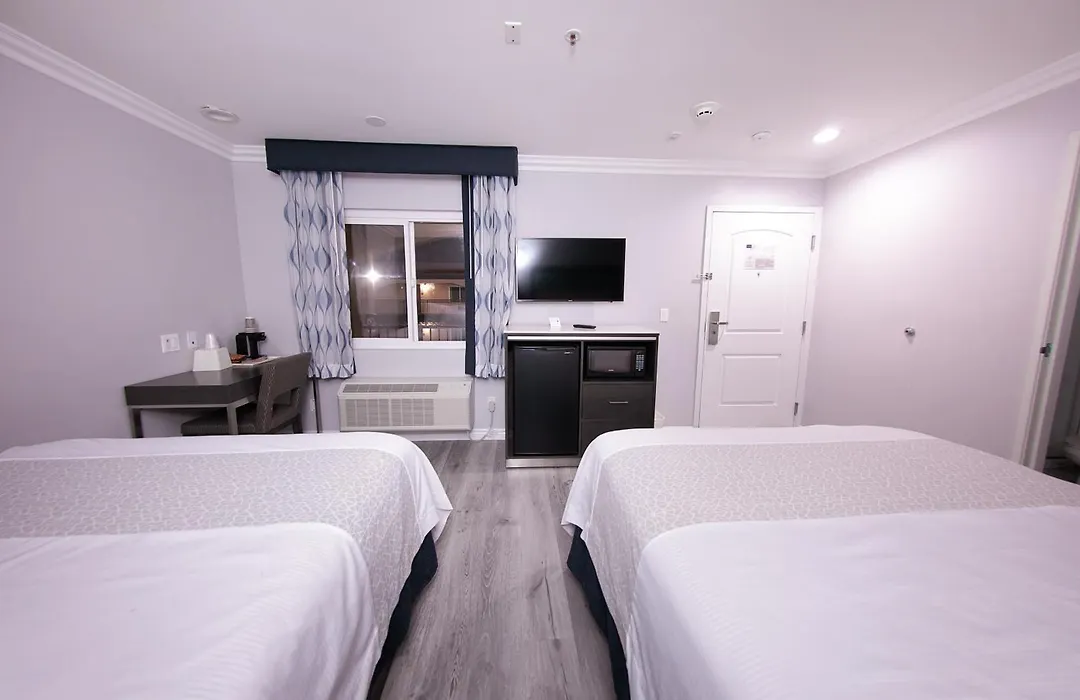 Travelodge Inn & Suites By Wyndham West Covina-1