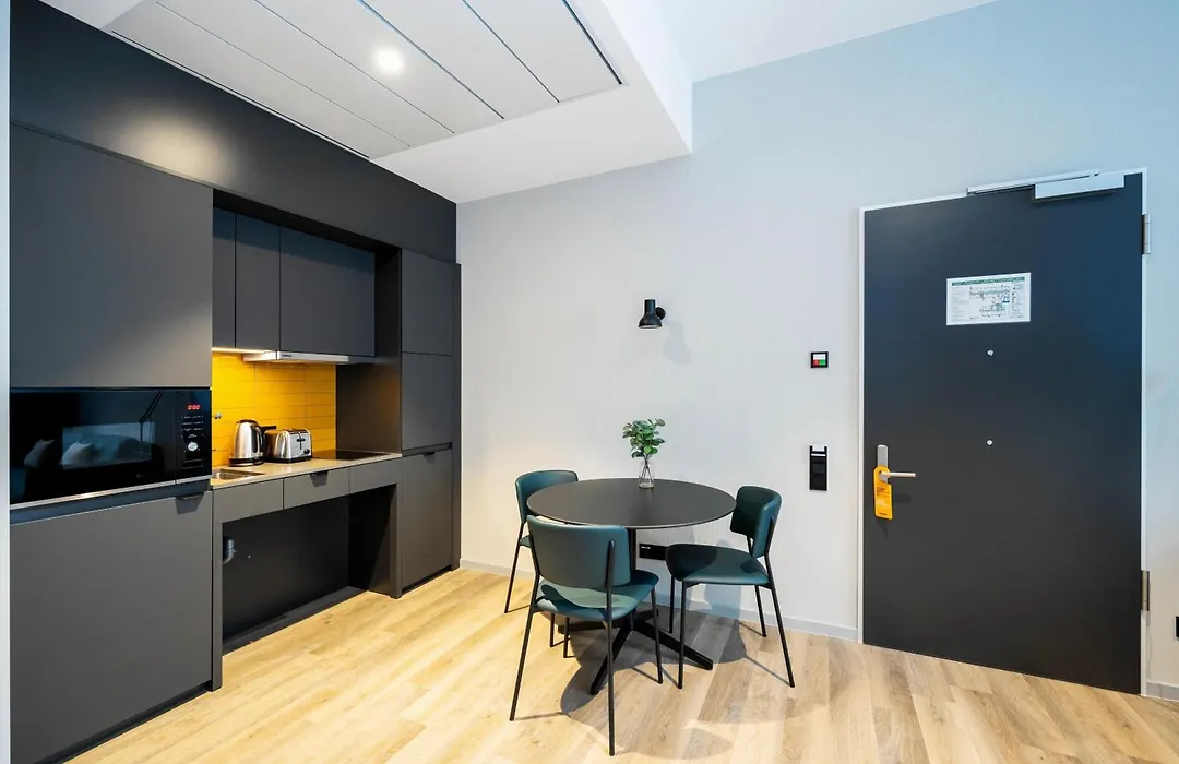 Staycity Aparthotels Frankfurt Airport-1