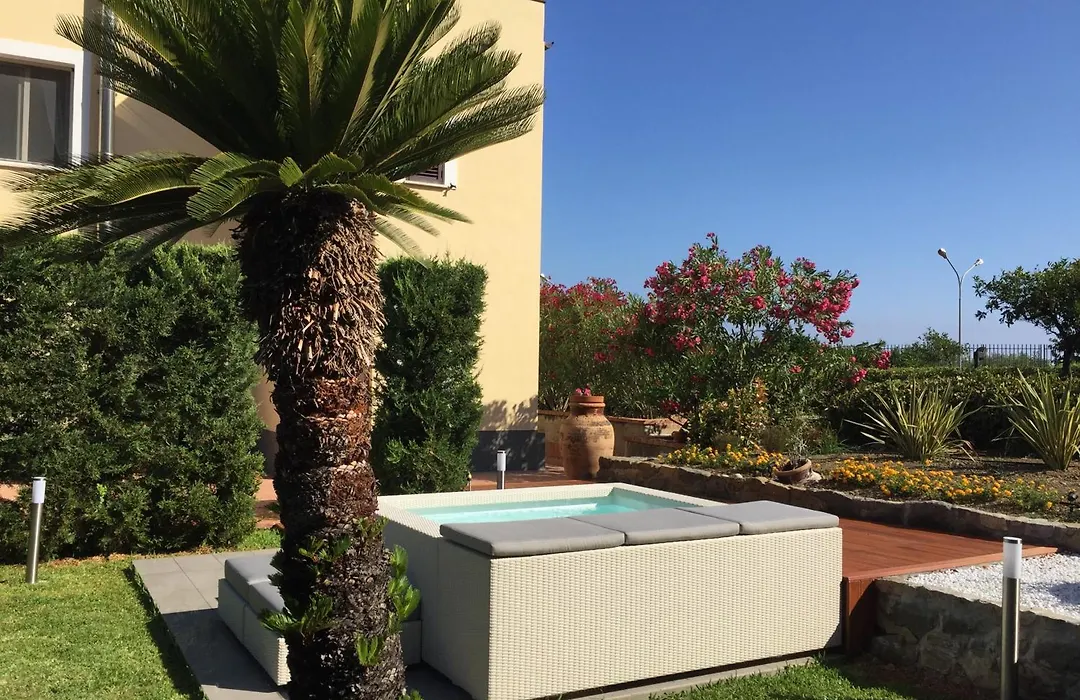 Bouganville B&B-1