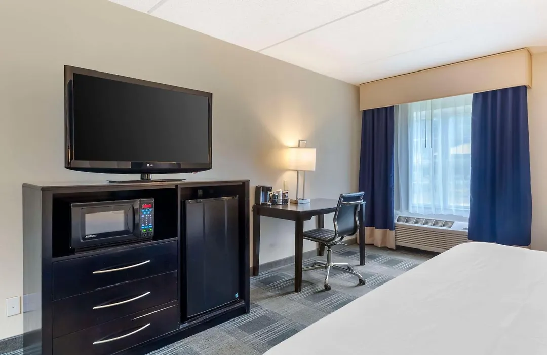 Best Western Hartford Hotel And Suites-1
