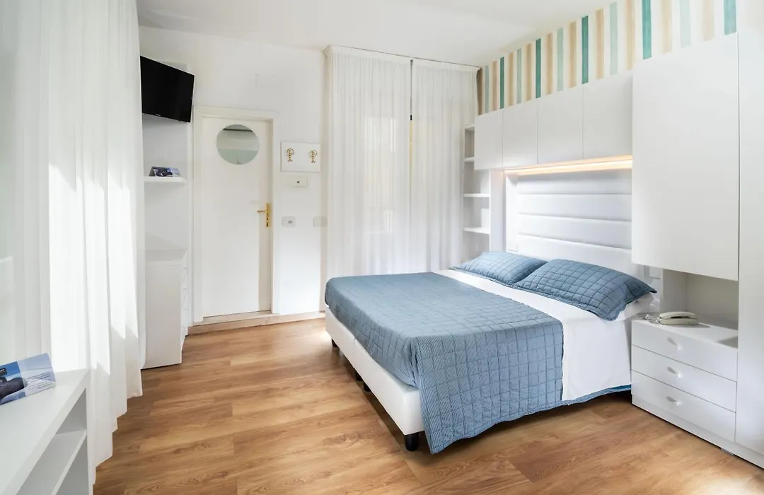 Hotel Albatros-1