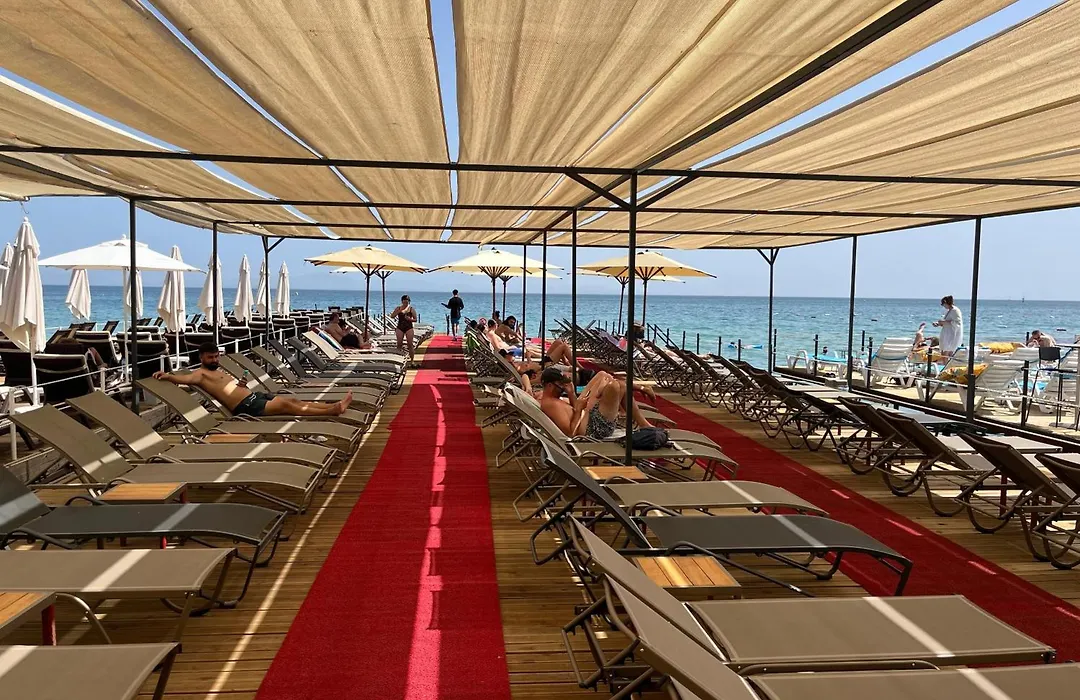 The Lea Hotels & Suite-1