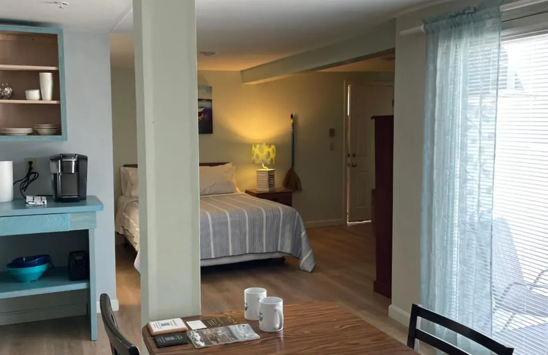 Lynwood Inn-1