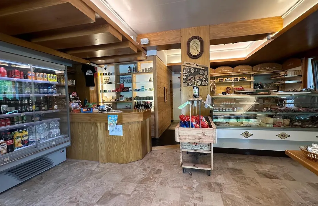 Hotel Dolomiti Des Alpes-1