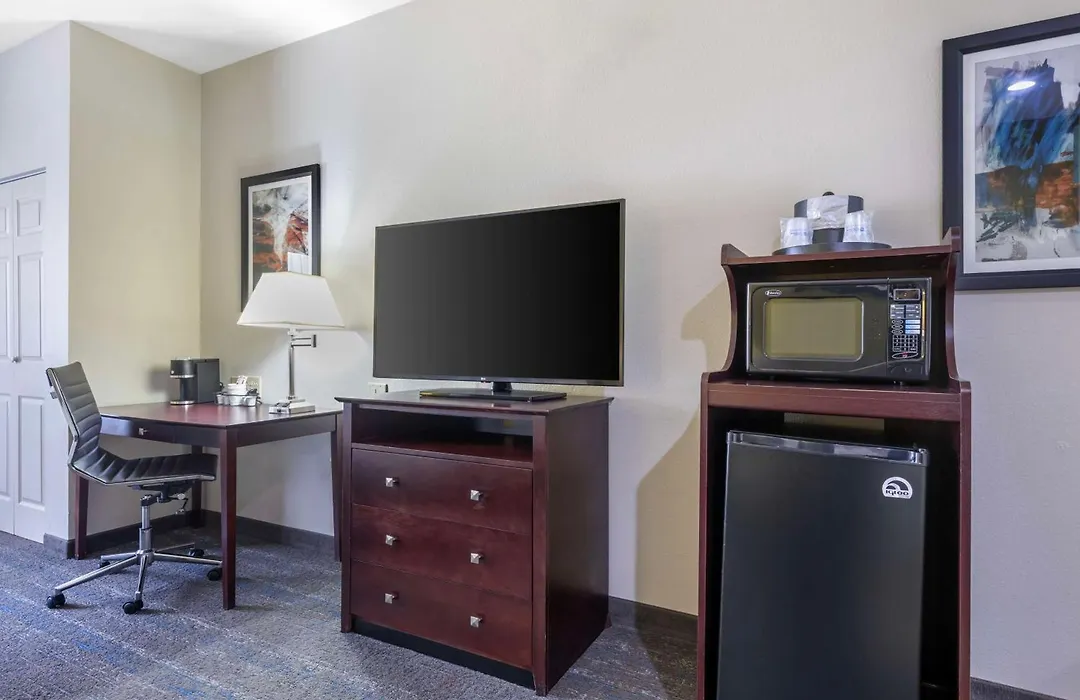 Best Western Plus Mansfield Inn & Suites-1