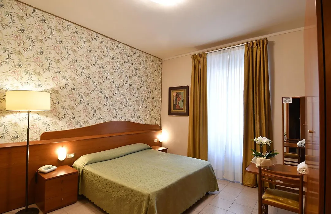 Hotel Innocenti-1