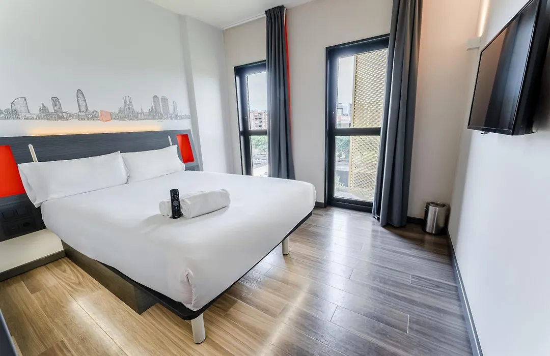 easyHotel Barcelona Fira-1