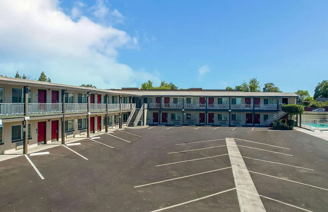 Econo Lodge Woodland Near I-5-1
