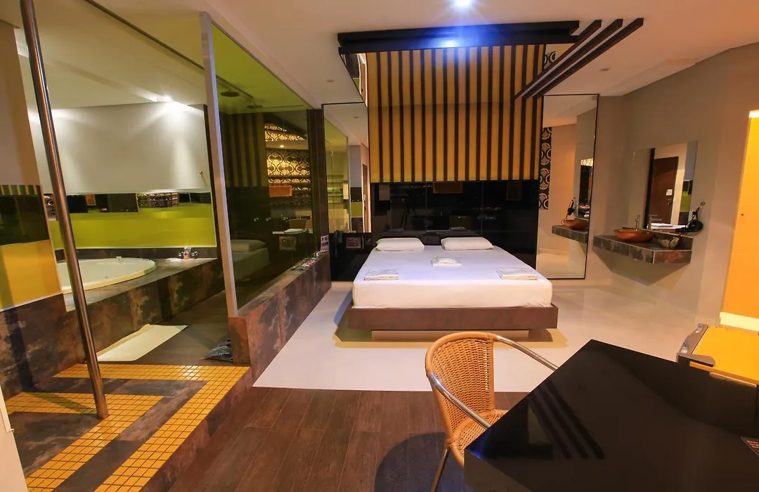 Frenesi Motel Rondon-1