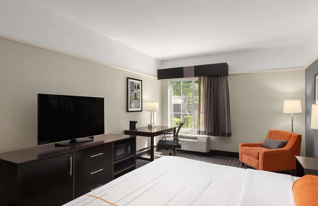 La Quinta By Wyndham Santa Clarita - Valencia-1