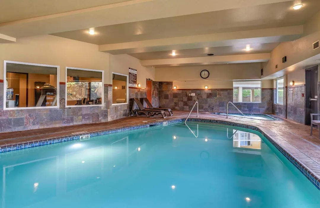 Comfort Inn & Suites Lincoln City-1