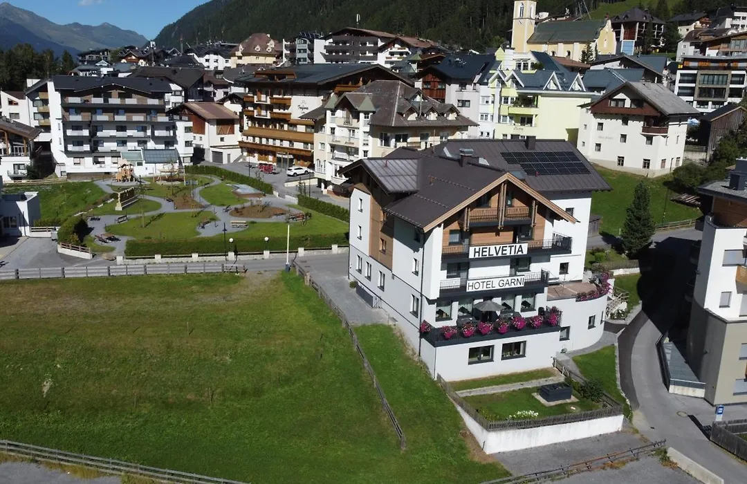 Hotel Garni Helvetia-1