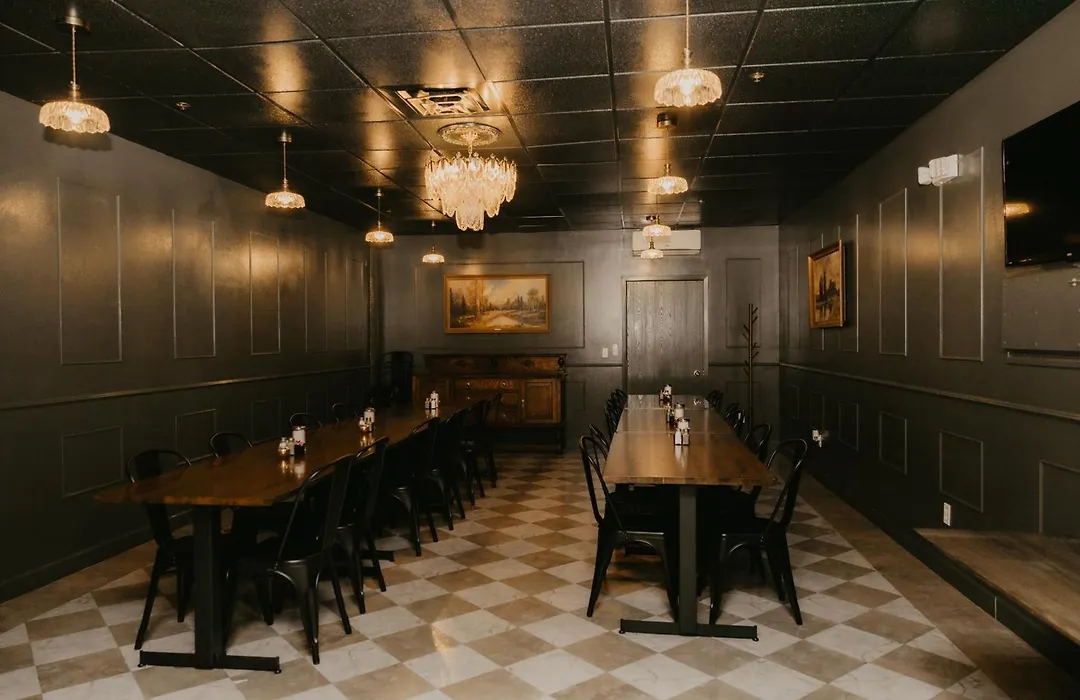 The Brooks Hotel Restaurant And Lounge-1
