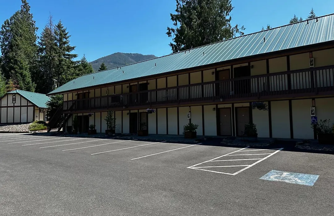 Packwood Lodge & Cabins-1