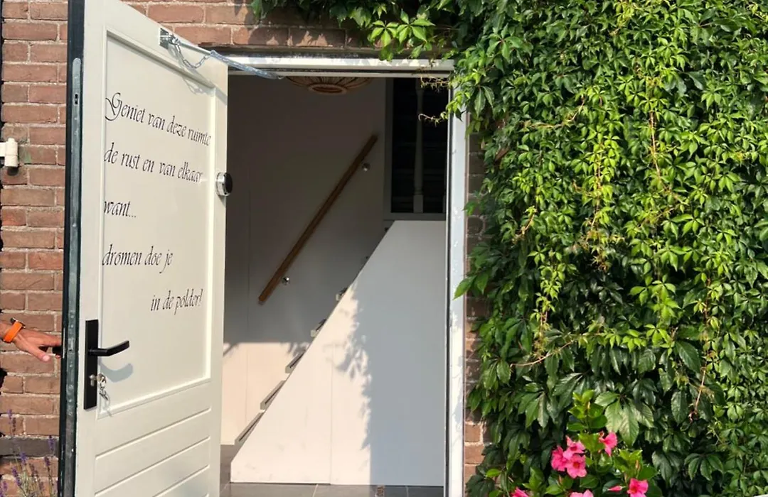Appartement 'Droom in de polder de Suite met prive sauna-1