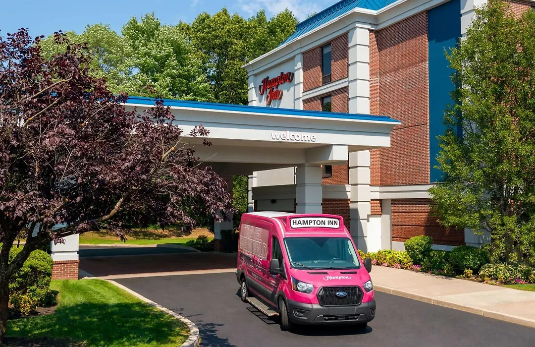 Hampton Inn Hartford Airport-1