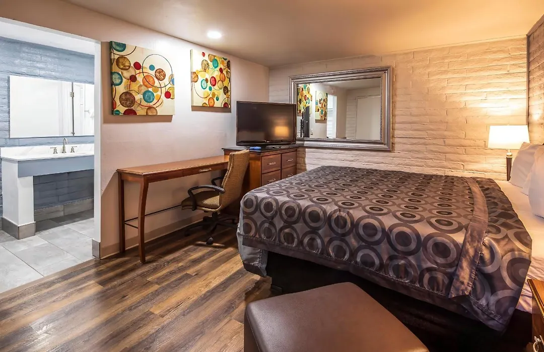 Hitching Post Studios Inn-1