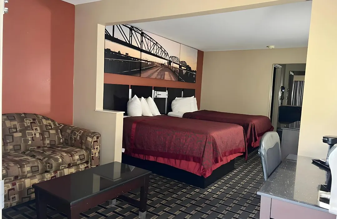 Days Inn & Suites By Wyndham Pine Bluff-1