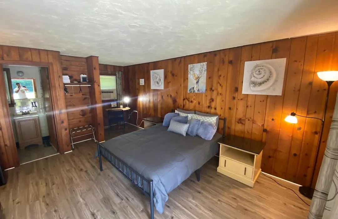 Heart Of The Berkshires Motel-1