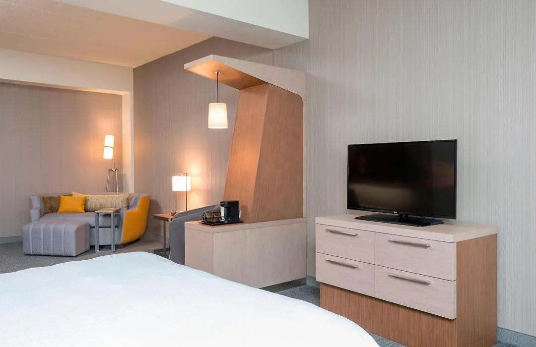 Courtyard By Marriott Mt. Pleasant At Central Michigan University-1