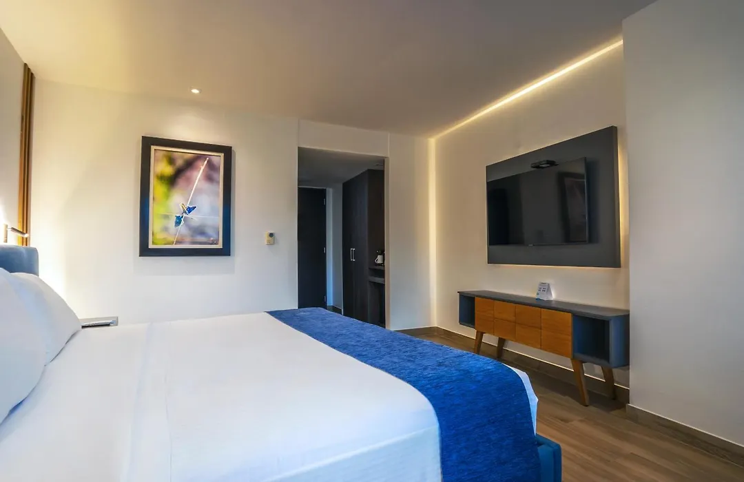 Wyndham Guayaquil, Puerto Santa Ana-1