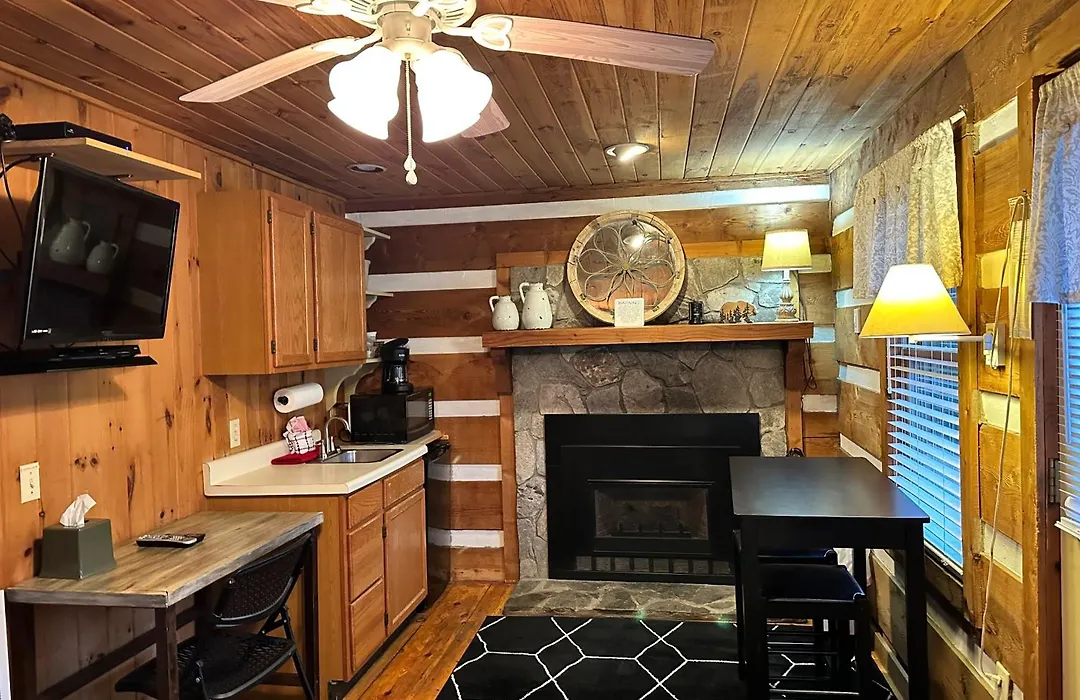 Mountainaire Inn And Log Cabins-1