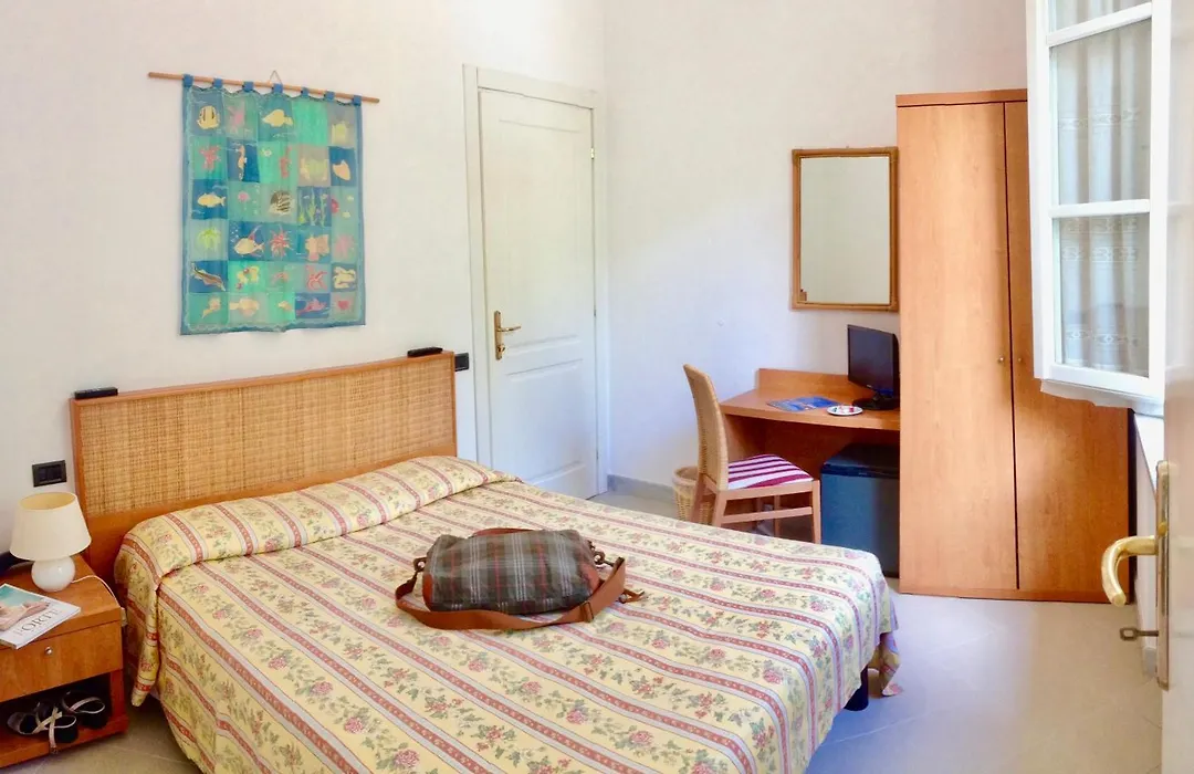 Hotel Villa Fiorisella-1