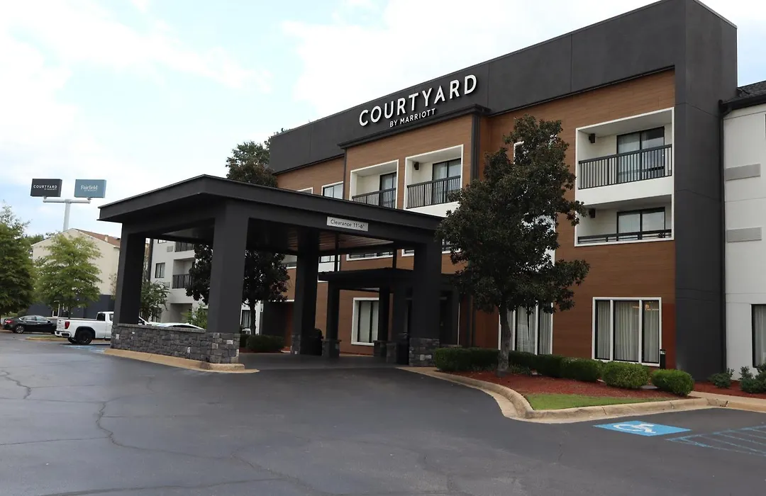 Courtyard Tuscaloosa-1