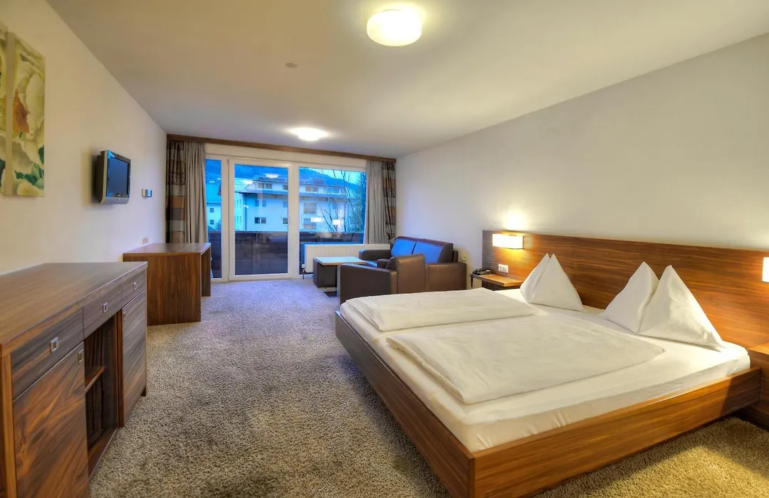 Hotel Lukasmayr-1