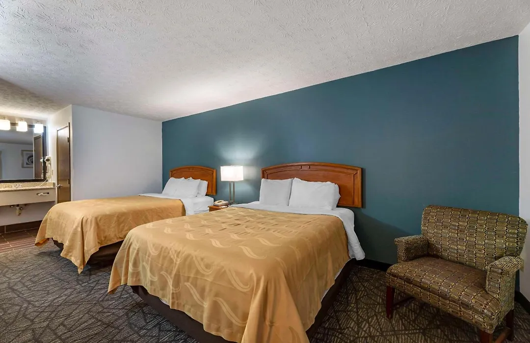 Quality Inn Austintown-Youngstown West-1