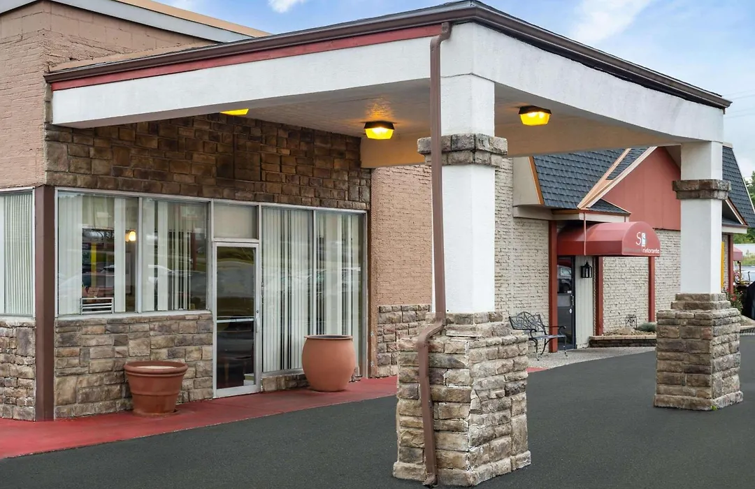 Super 8 By Wyndham Youngstown Girard-1