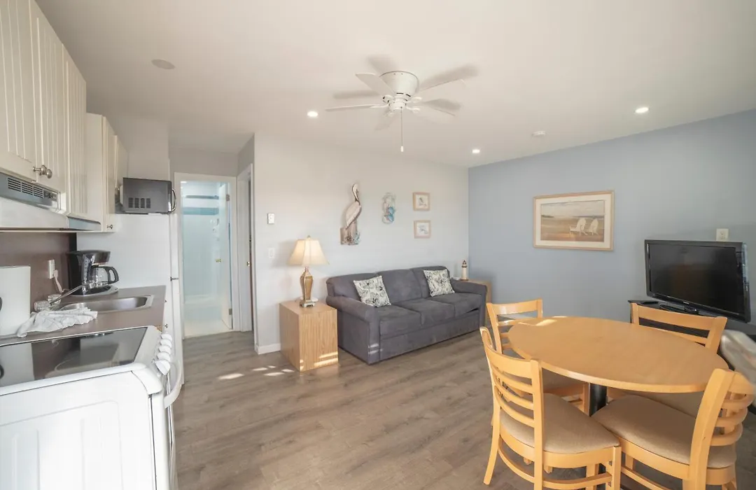 Montauk Oceanside Suites-1