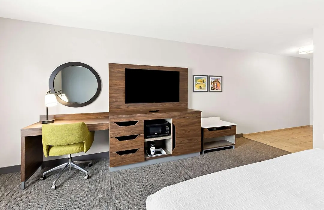 Hampton Inn & Suites Canton-1