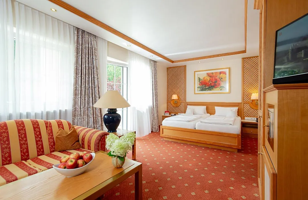 Thermenhotel Quellenhof-1